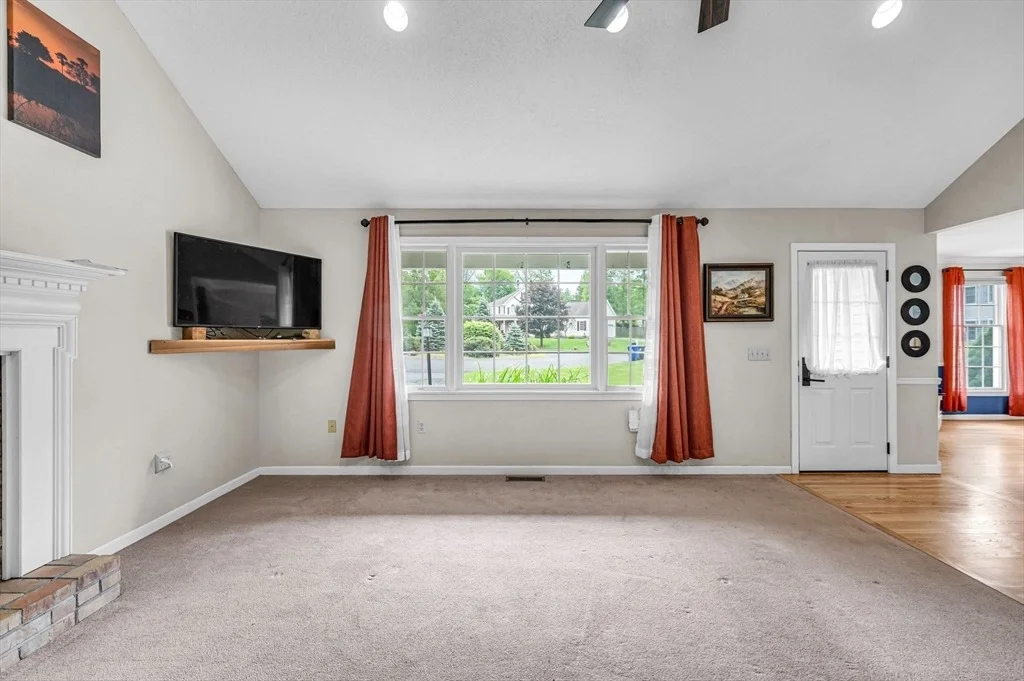 Photo of 19 Overlook Dr
