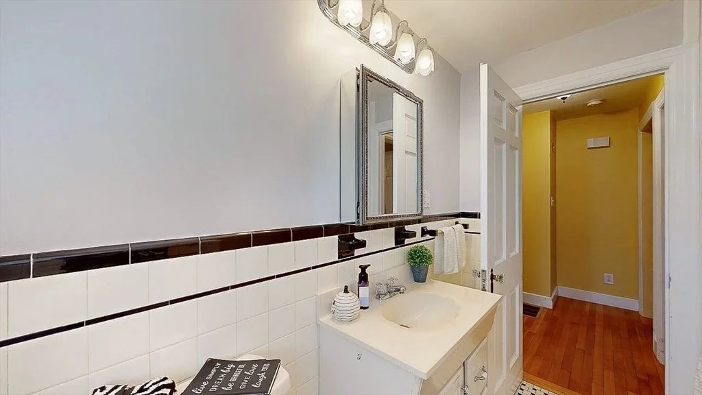Photo of 14 Housatonic St
