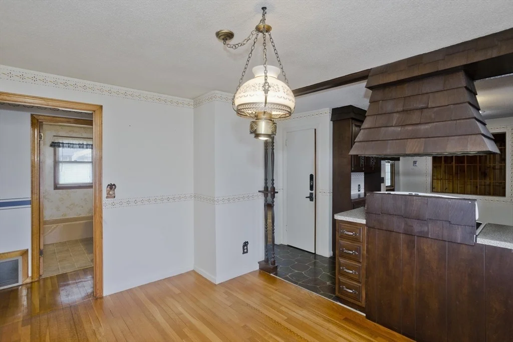 Photo of 83 Mayflower Ave