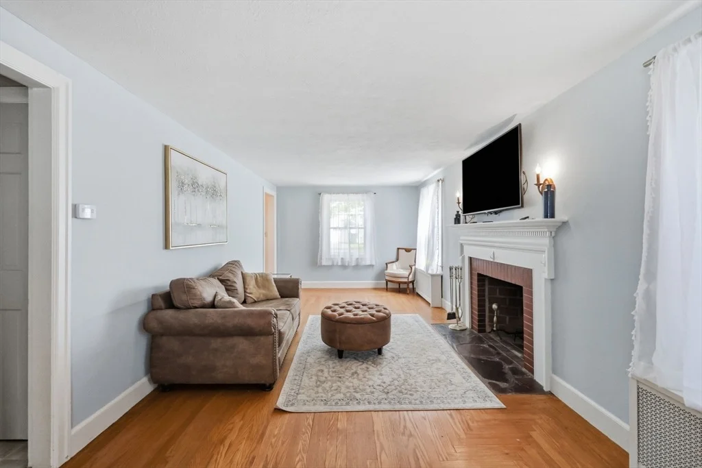 Photo of 250 Gillette Ave