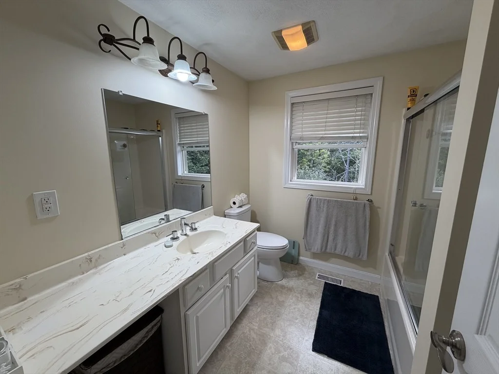 Photo of 25 Winston Cir
