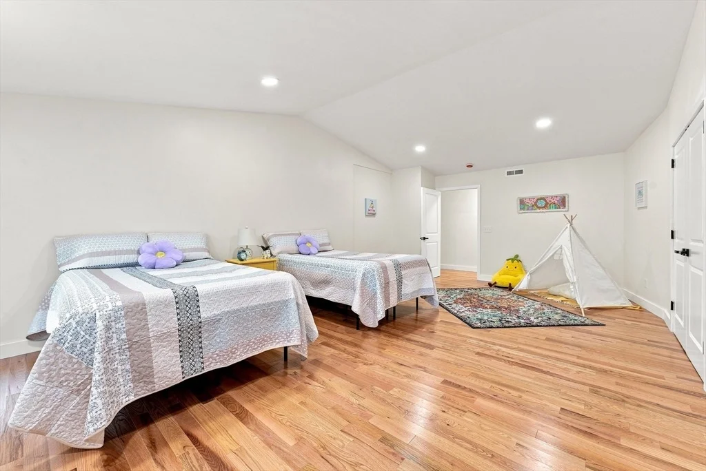 Photo of 20 Longfellow Rd