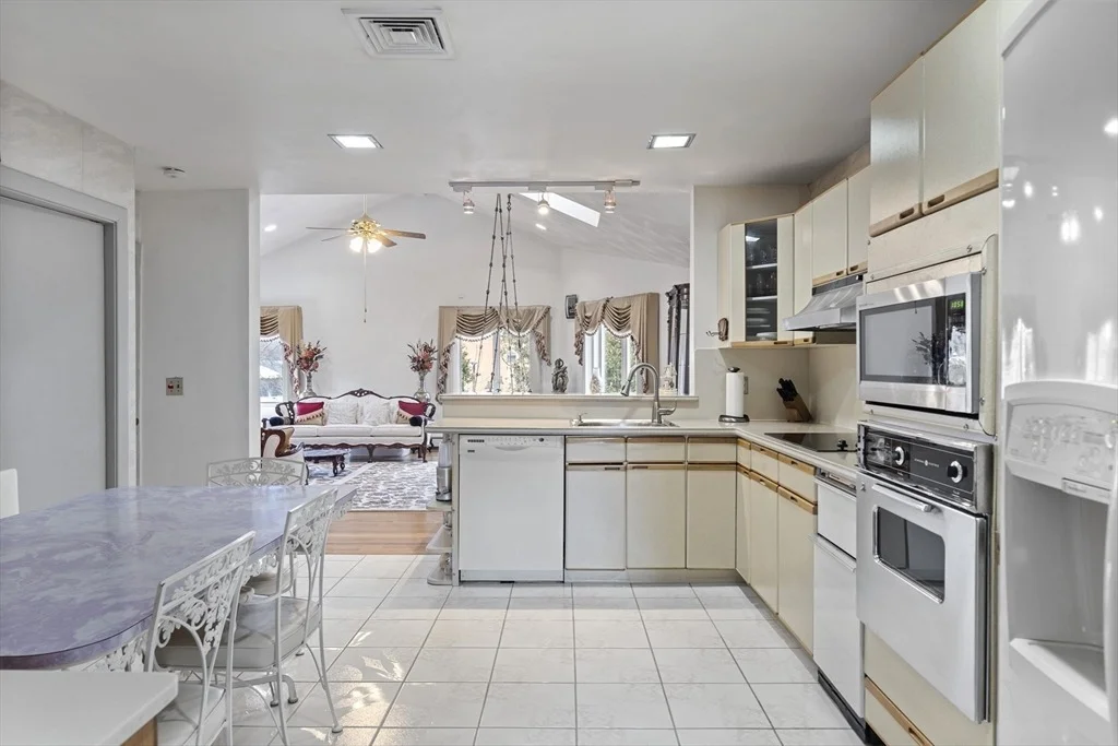 Photo of 5 Arlyn Rd