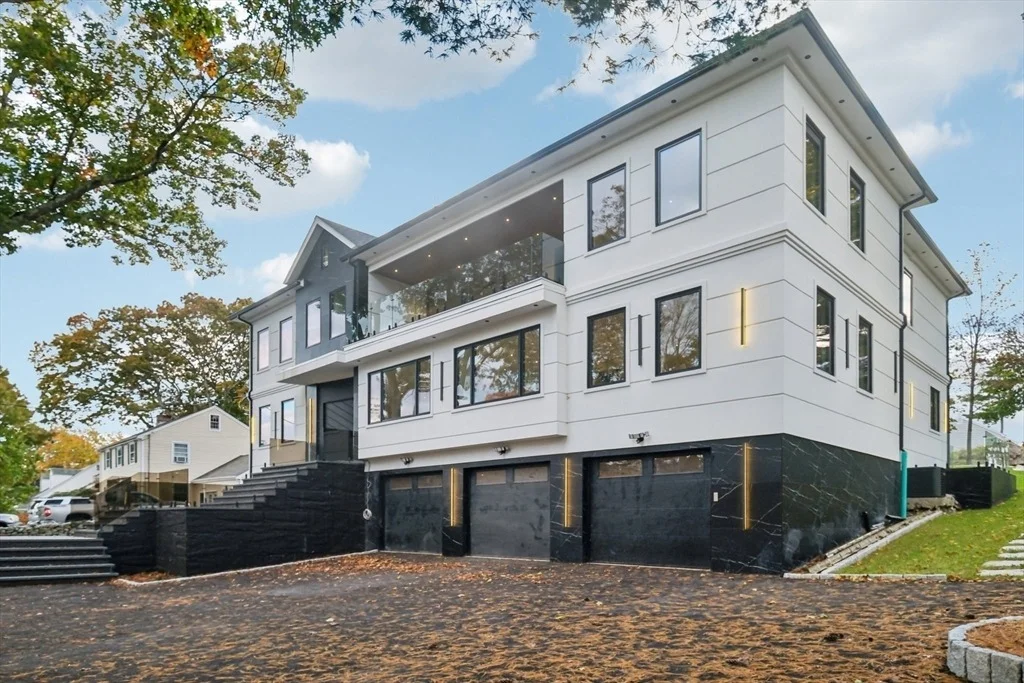 Photo of 883 Greendale Ave