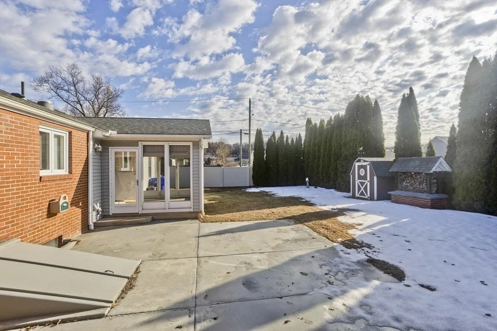Photo of 309 Island Pond Rd