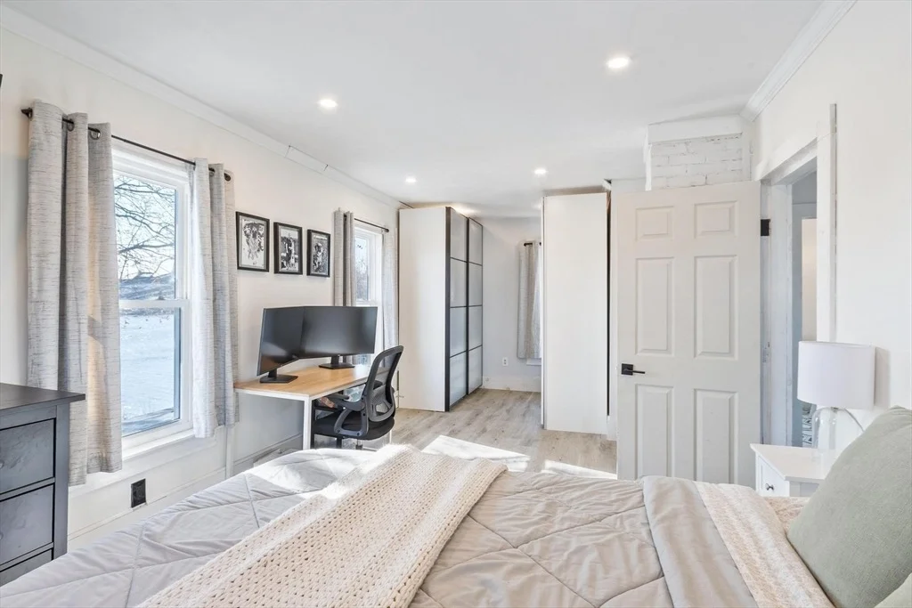 Photo of 10 Lake View Pl