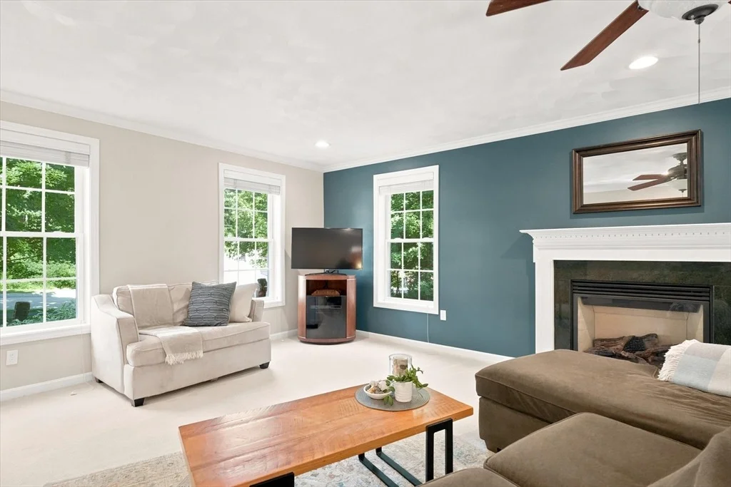 Photo of 6 Londonderry Ln