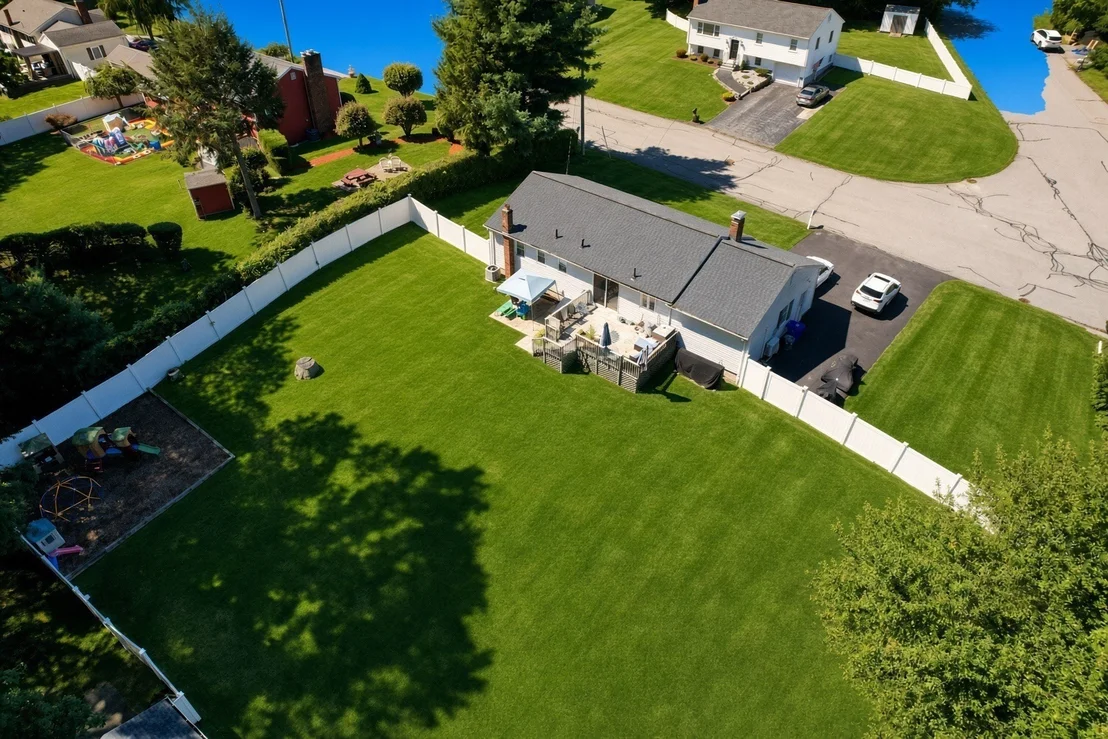 Photo of 50 Ellen Rd
