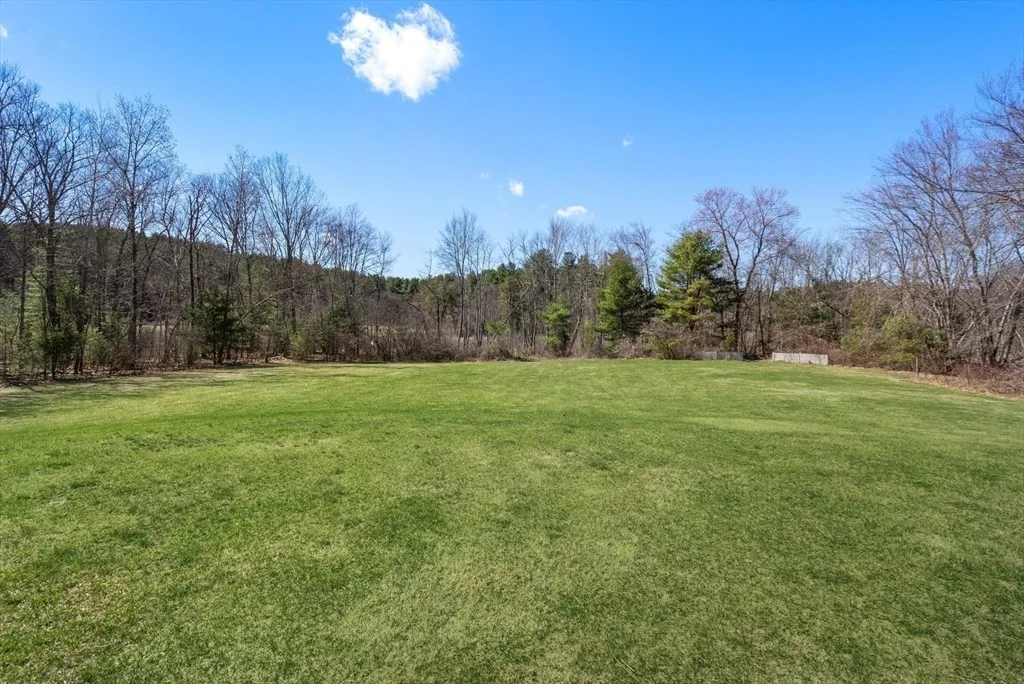 Photo of 17 Larkin Rd