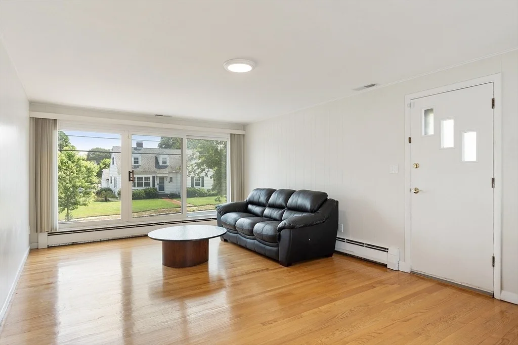 Photo of 33 Durso Ave.