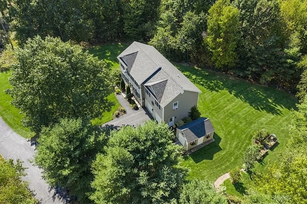 Photo of 93 N Common Rd