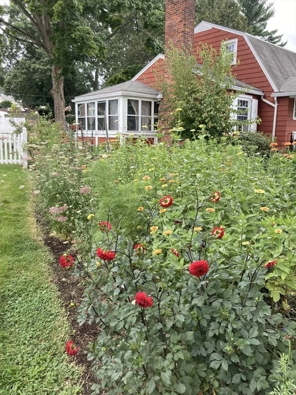 Photo of 314 Mackenzie Ave