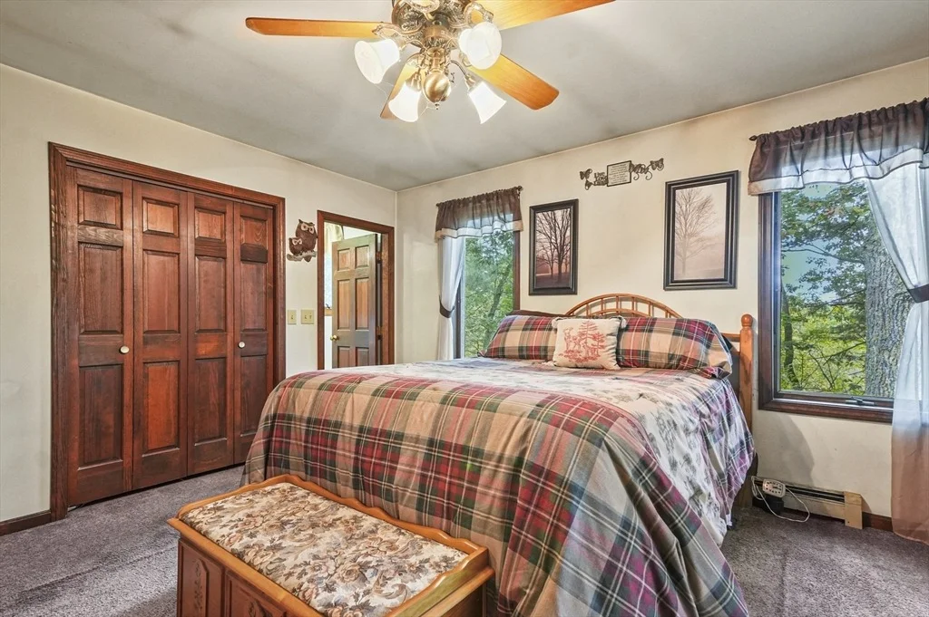 Photo of 28 Beacon Street