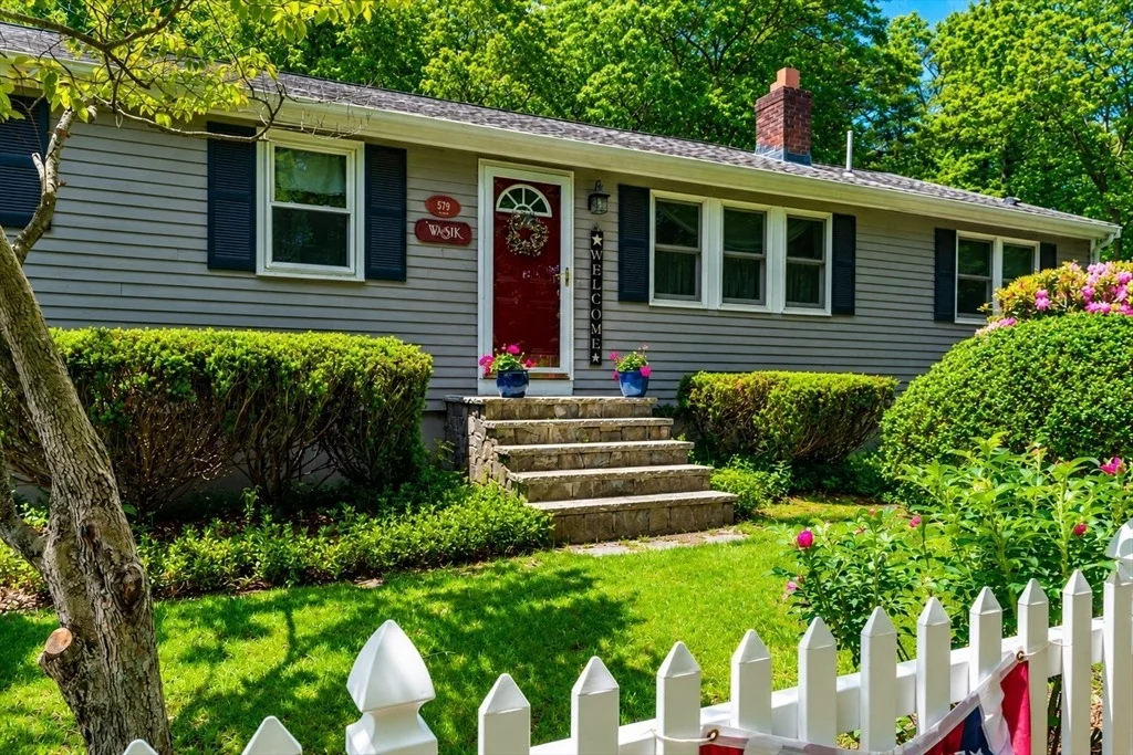 Photo of 579 Walnut St