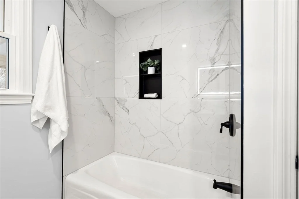 Photo of 378 Linebrook Road