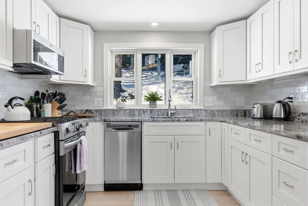 Photo of 43 Woodside Ln