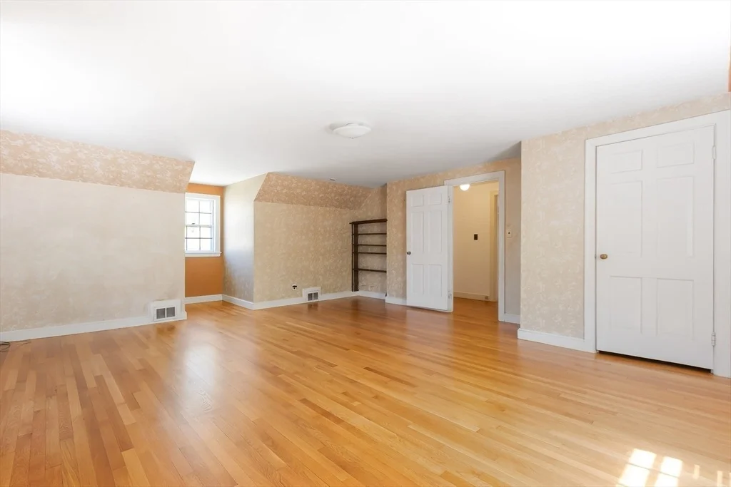 Photo of 30 Richards Cir