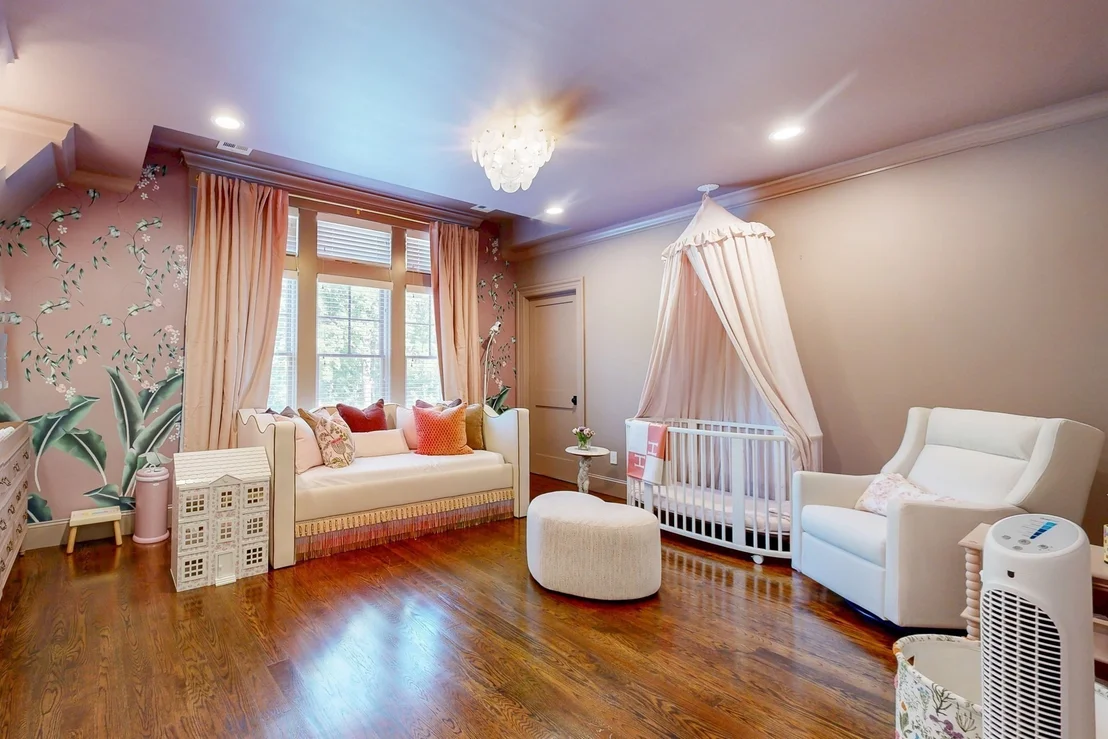 Photo of 370 Grove St