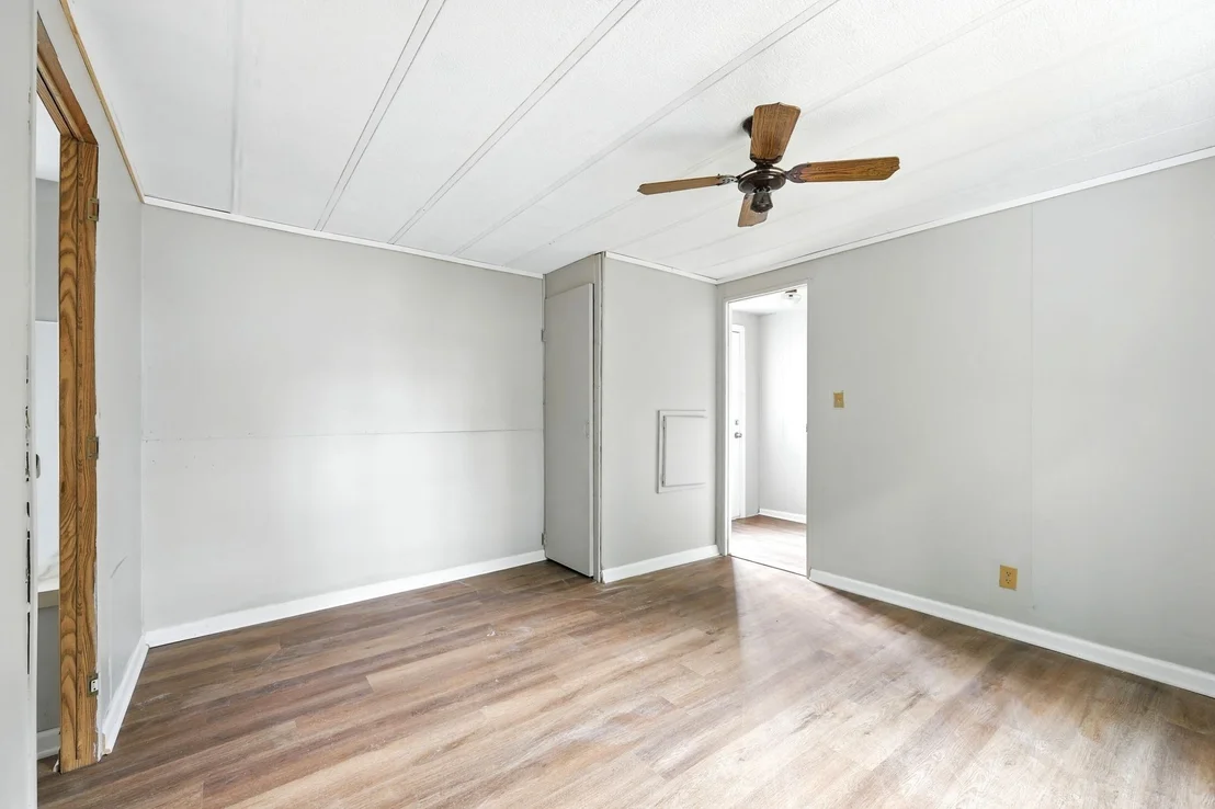 Photo of 7 Nelligan