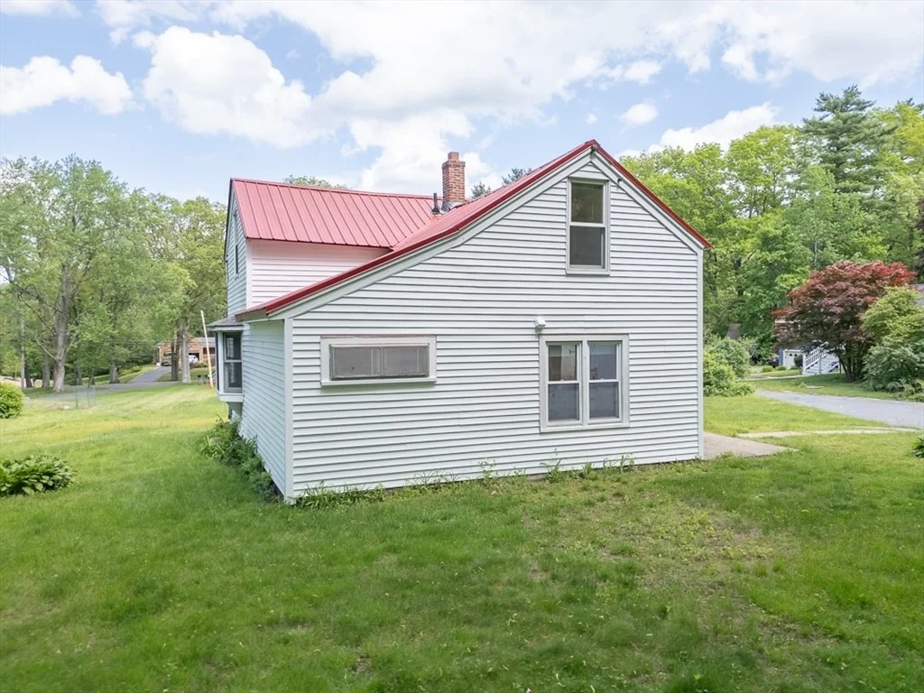 Photo of 92 Squannacook Rd