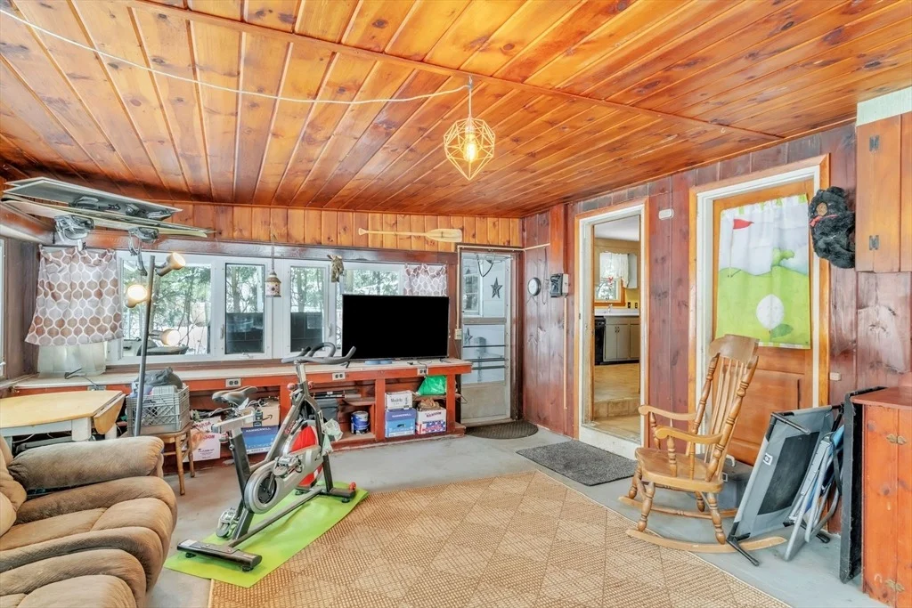 Photo of 2 Beveridge Blvd