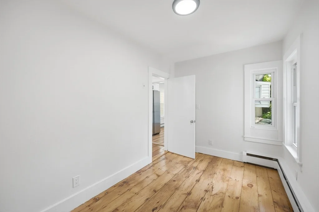 Photo of 323 Spring St