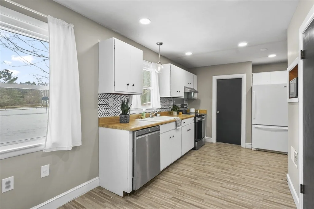 Photo of 184 Whitman Road