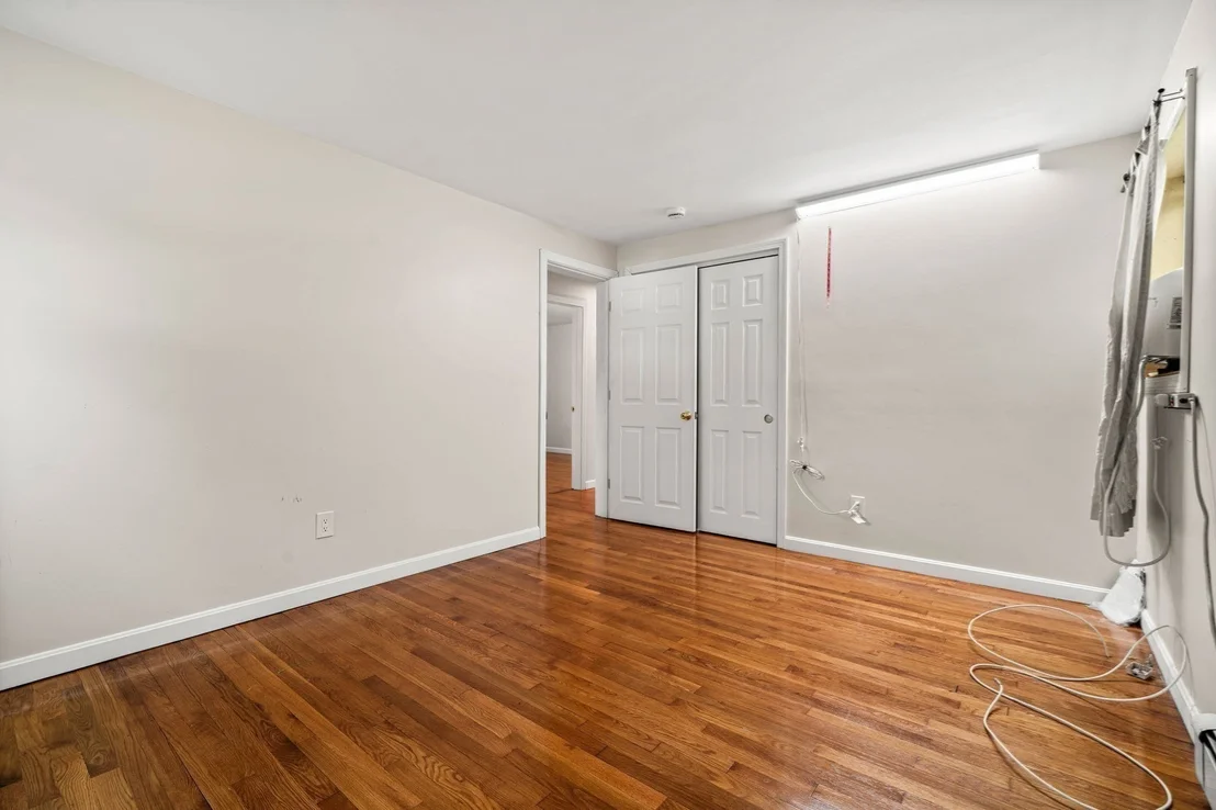 Photo of 4 Niles Rd