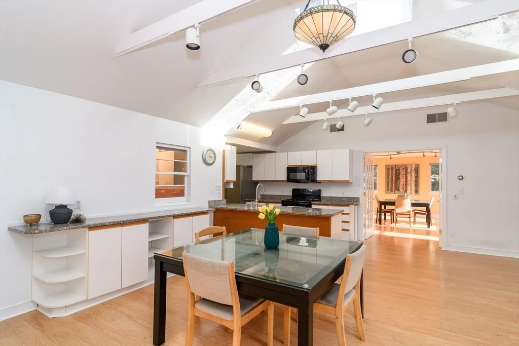 Photo of 15 Mackintosh Avenue