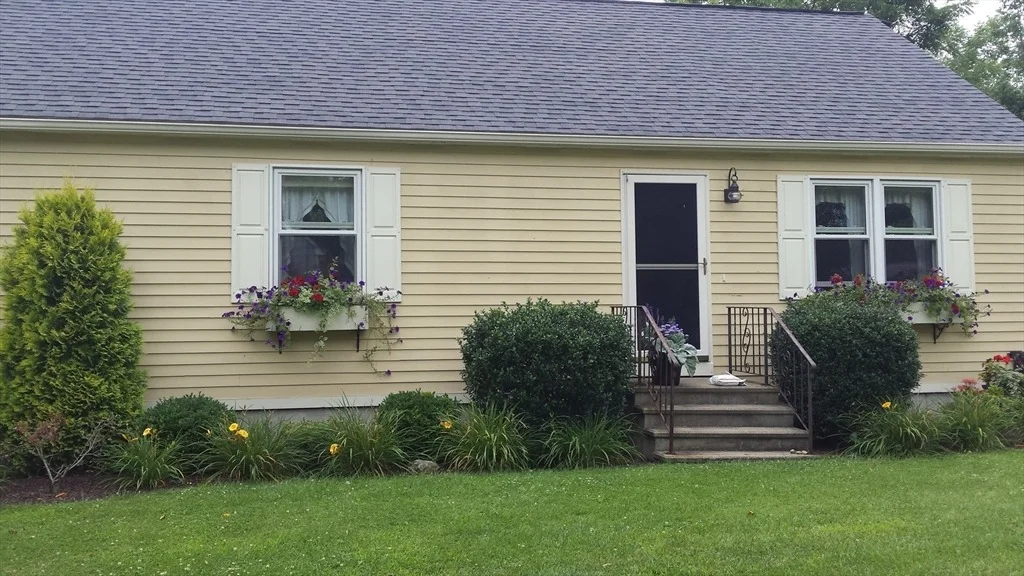 Photo of 298 Torrey Rd