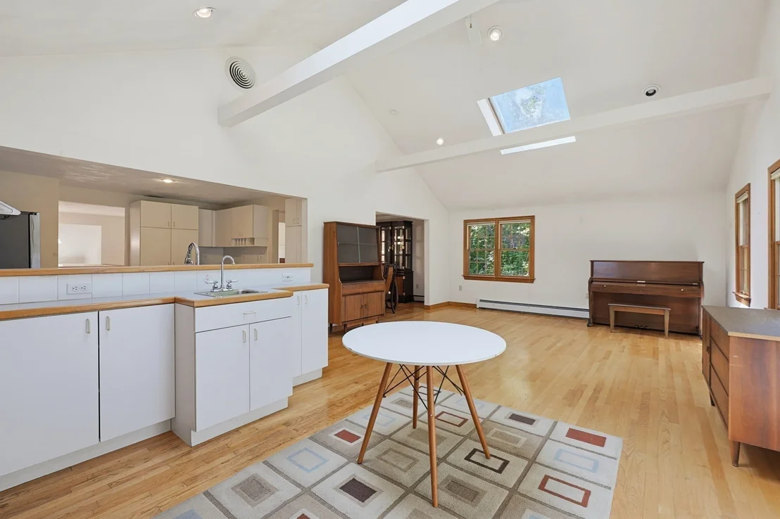 Photo of 109 Davis Road