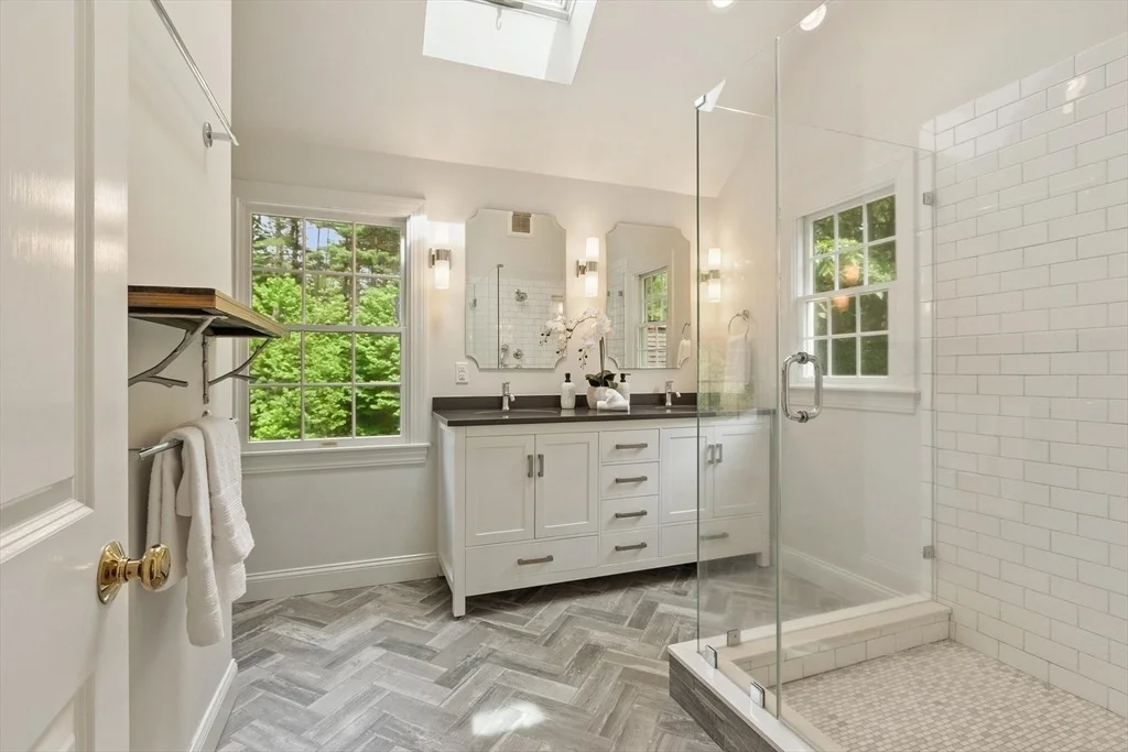 Photo of 156 Maple Street