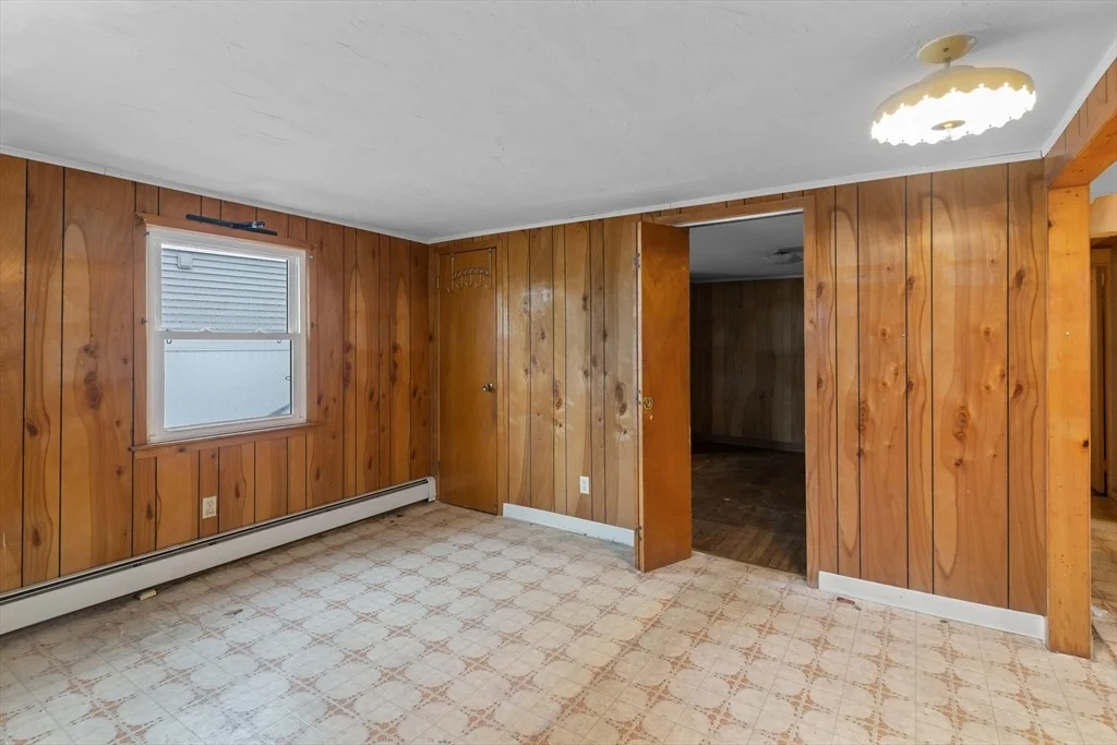 Photo of 21 Edgemere Blvd