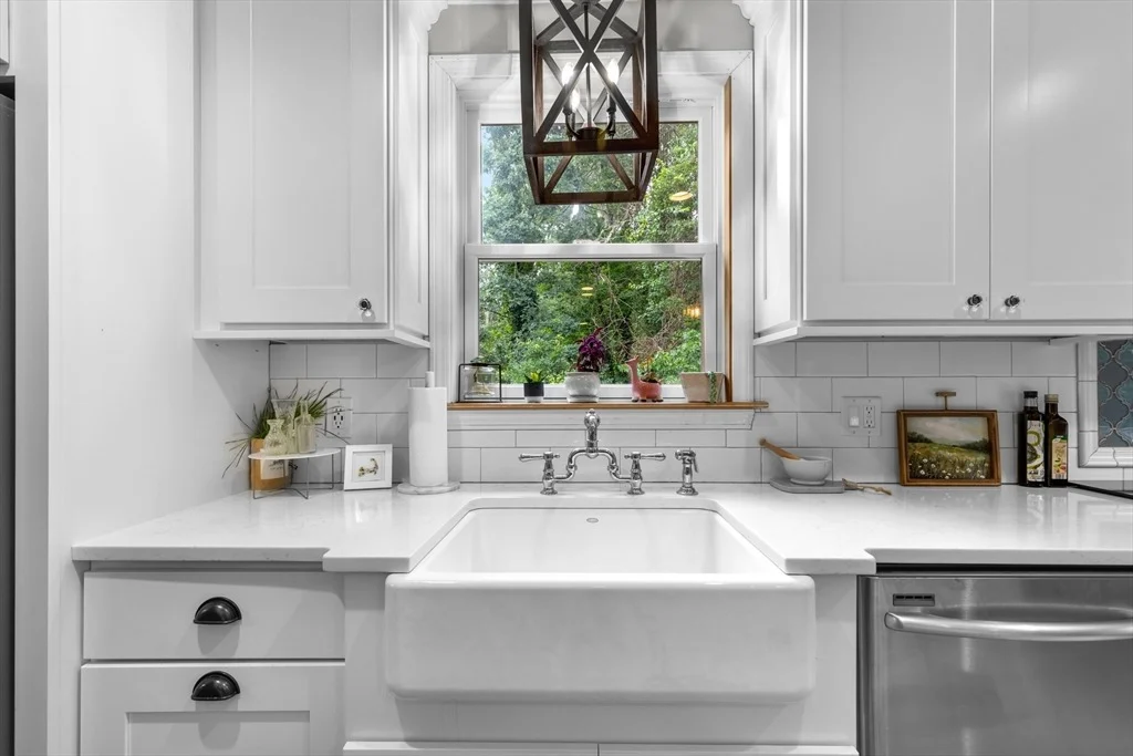 Photo of 24 Moon Compass Ln