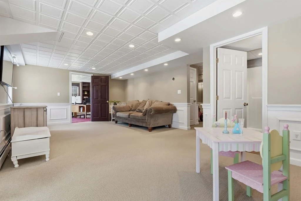 Photo of 1 Colonial Drive