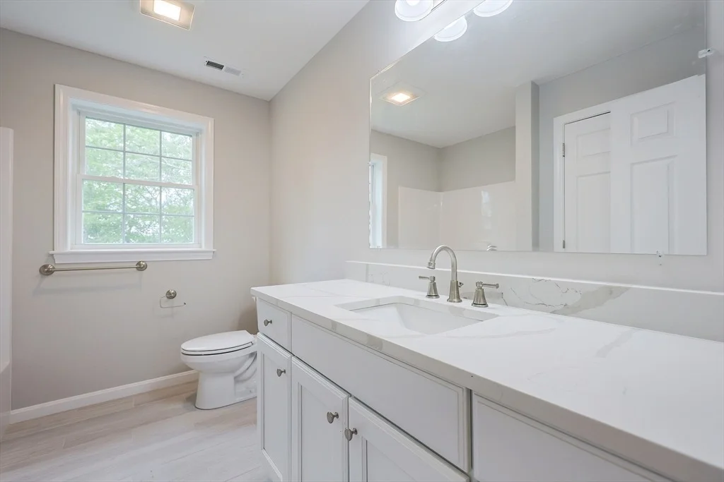 Photo of 12 Oriole Dr