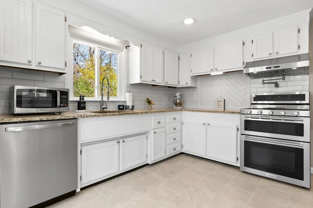 Photo of 6 Ashcroft Cir