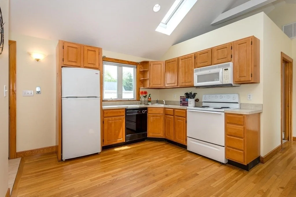 Photo of 10 Cedarcrest