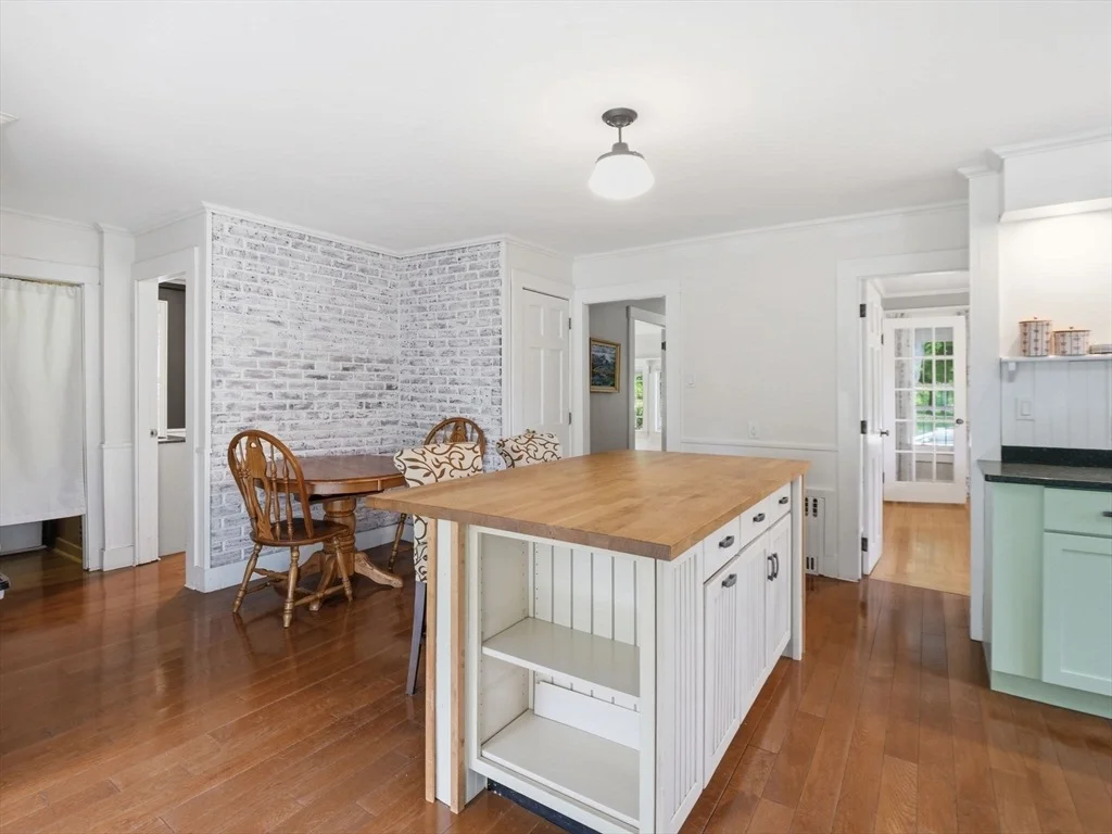 Photo of 98 Walnut St