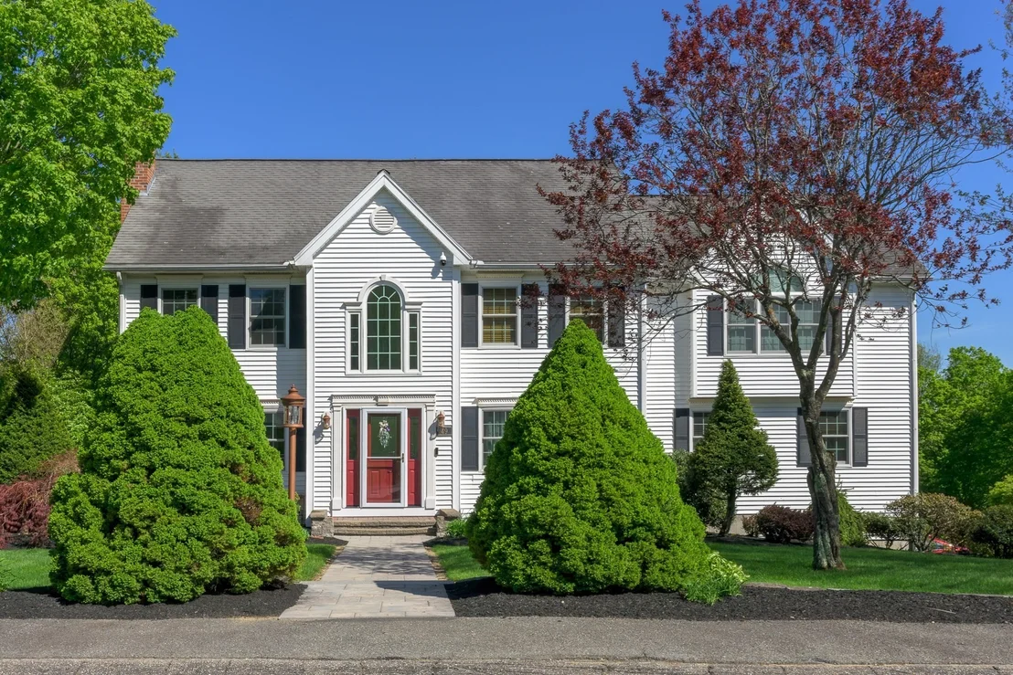 Photo of 49 Fieldstone Dr