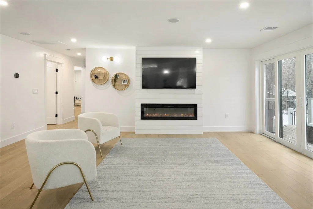 Photo of 355 Maynard Rd