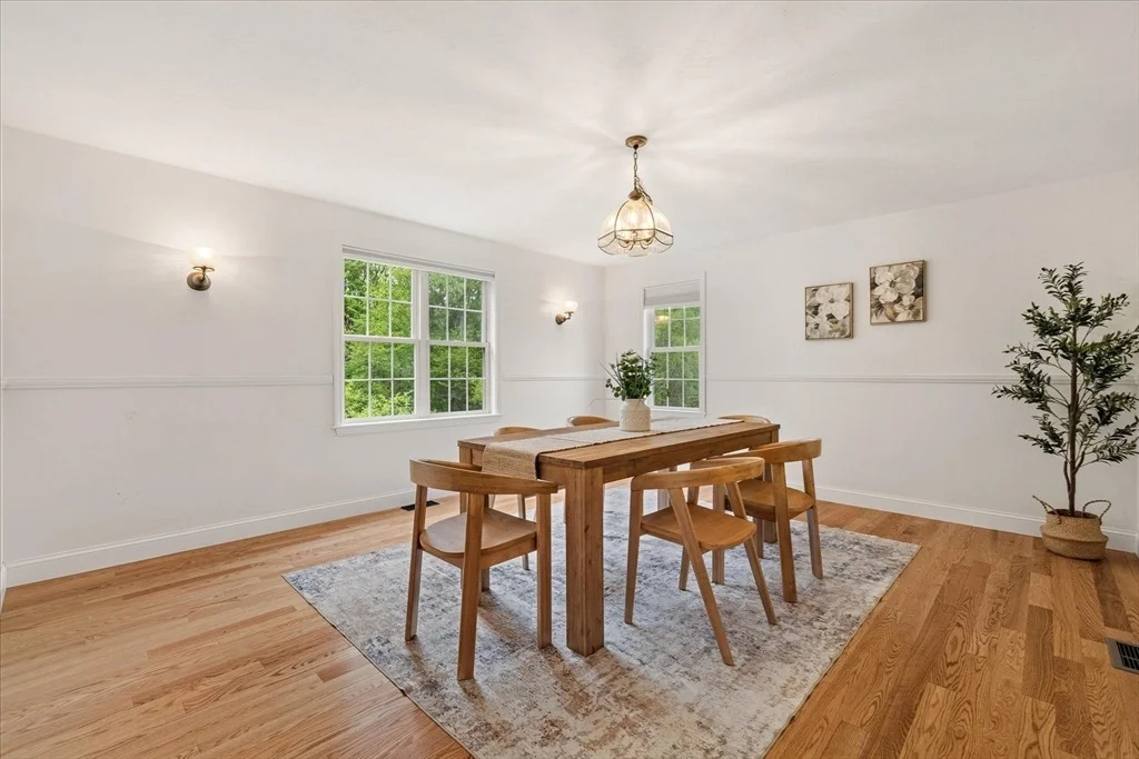 Photo of 8 Cardinal Cir