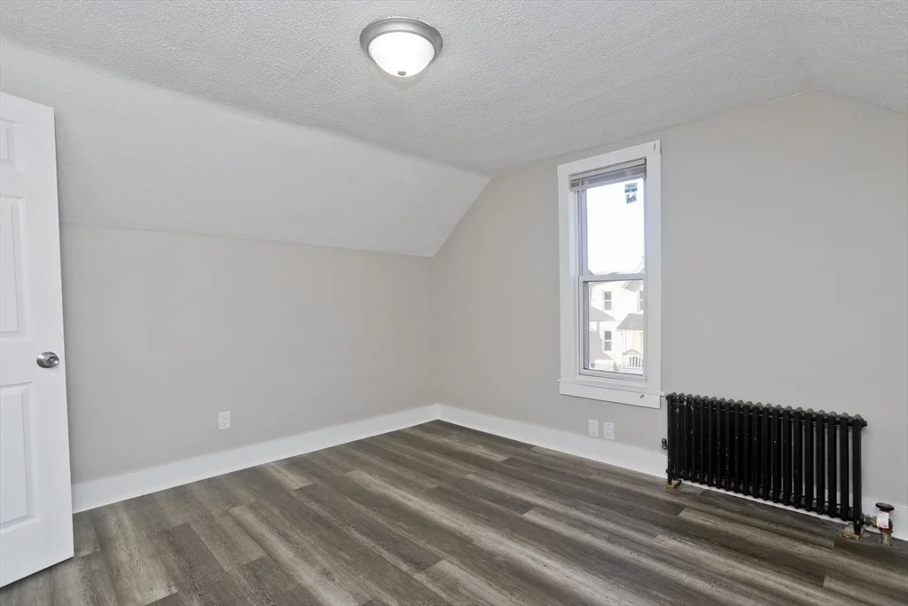 Photo of 182 Massasoit Street