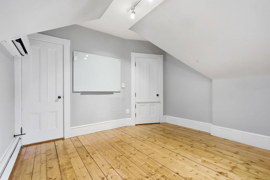 Photo of 10 Eaton St