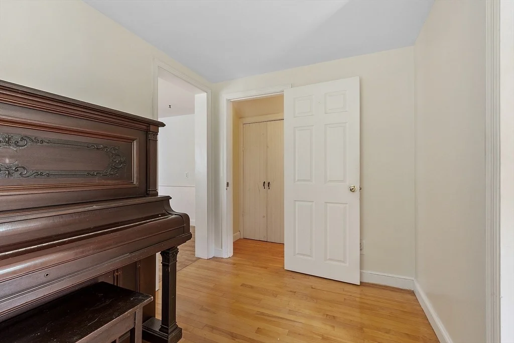 Photo of 31 Crestview Dr