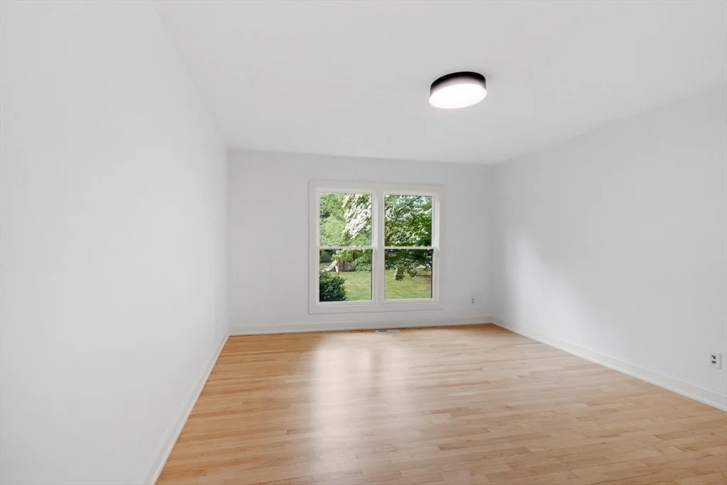 Photo of 21 Wildewood Dr