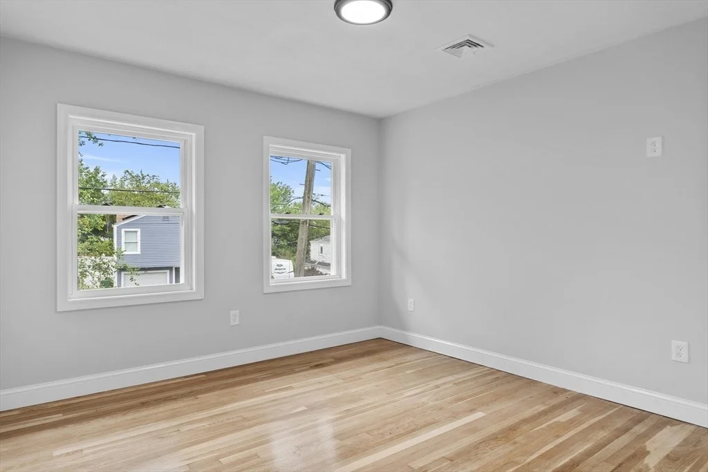Photo of 48 Lansing Rd