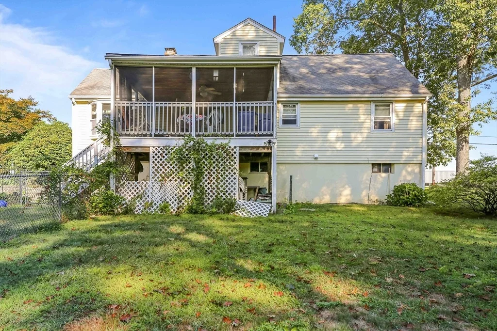 Photo of 400 River Rd