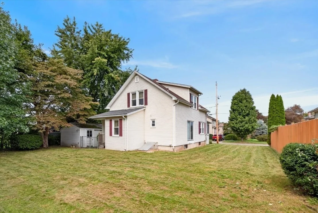 Photo of 35 Lorraine St