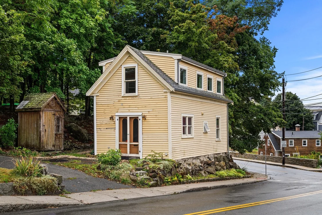 Photo of 1105 Washington
